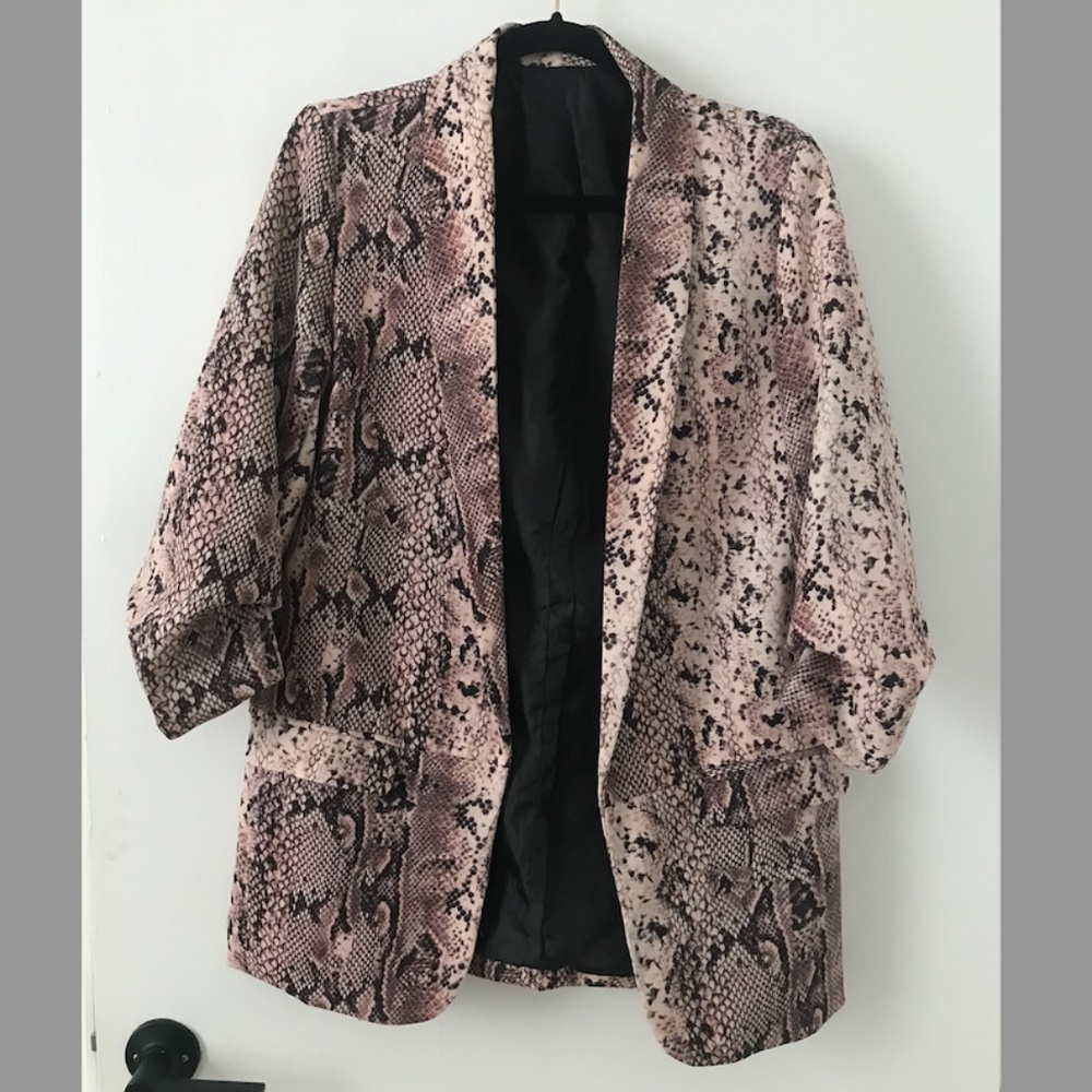 SHEIN LUNE | Cream Dual Pocket Snakeskin Print Gathered Sleeve Blazer | Small